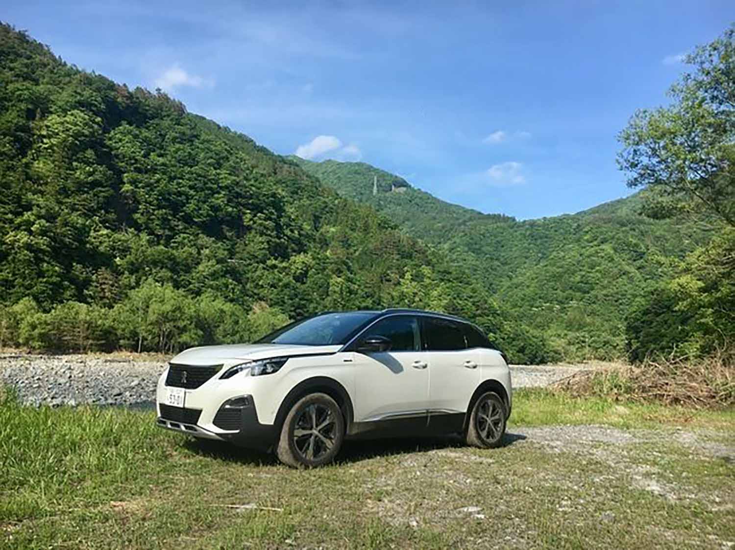「エレガントな道具」の魅力は健在なり! 個性際立つフランス製SUV