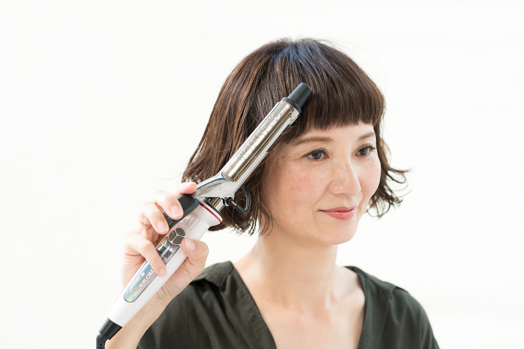 カールアイロンで外巻きに