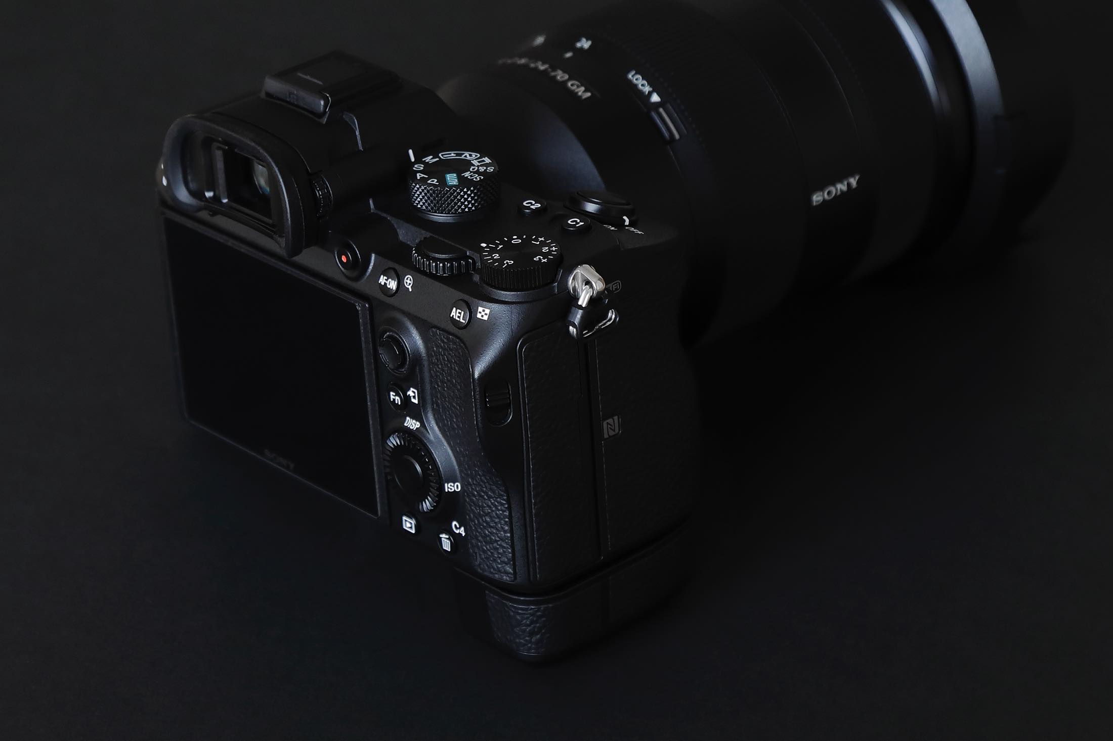 グリップエクステンションを装着した『α7 III』
