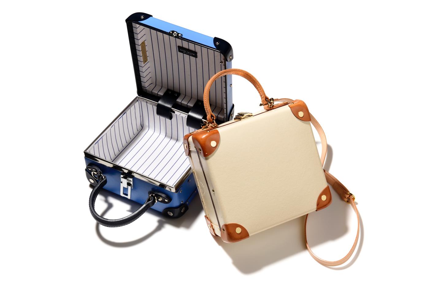 【W20×H20×D11cm】バッグ各¥120,000(グローブ・トロッター 銀座)