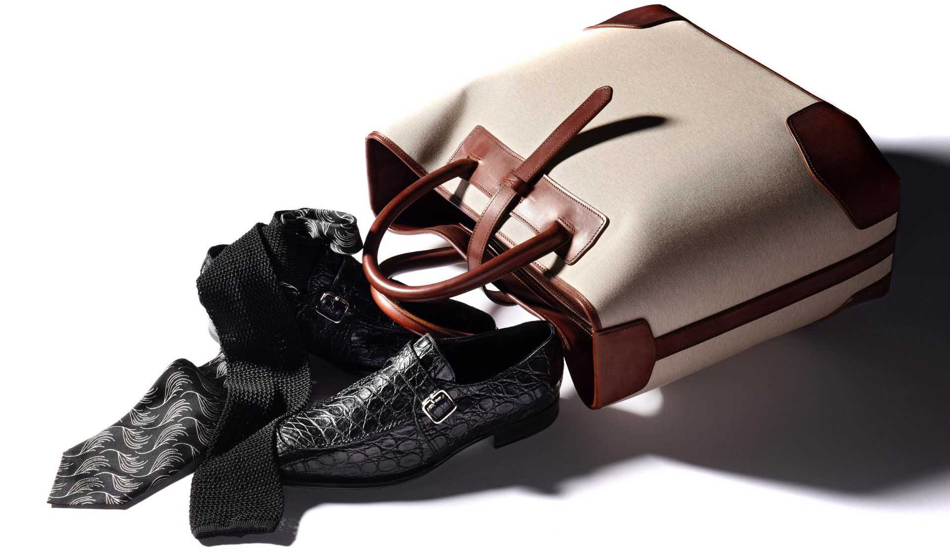 ジェームス パーディ&サンズの鞄、ニッキーとアットヴァンヌッチのタイ、エンツォボナフェのクロコ靴