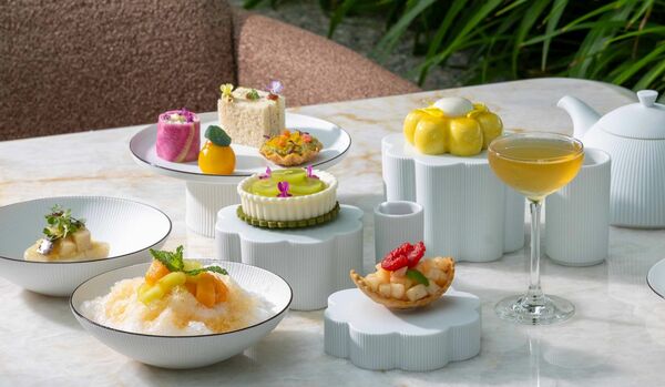 パーク ハイアット 東京にて夏の彩りをまとった「サマーアフタヌーンティー」が開催!