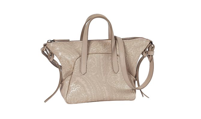 エトロの新作バッグコレクション『ヌーボラ』の「アンブレ」ミニショルダー[縦22×横20×マチ10㎝]￥124,000 （税別）