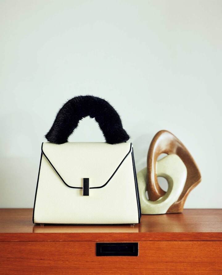 ヴァレクストラのハンドルカバーをつけたバッグ