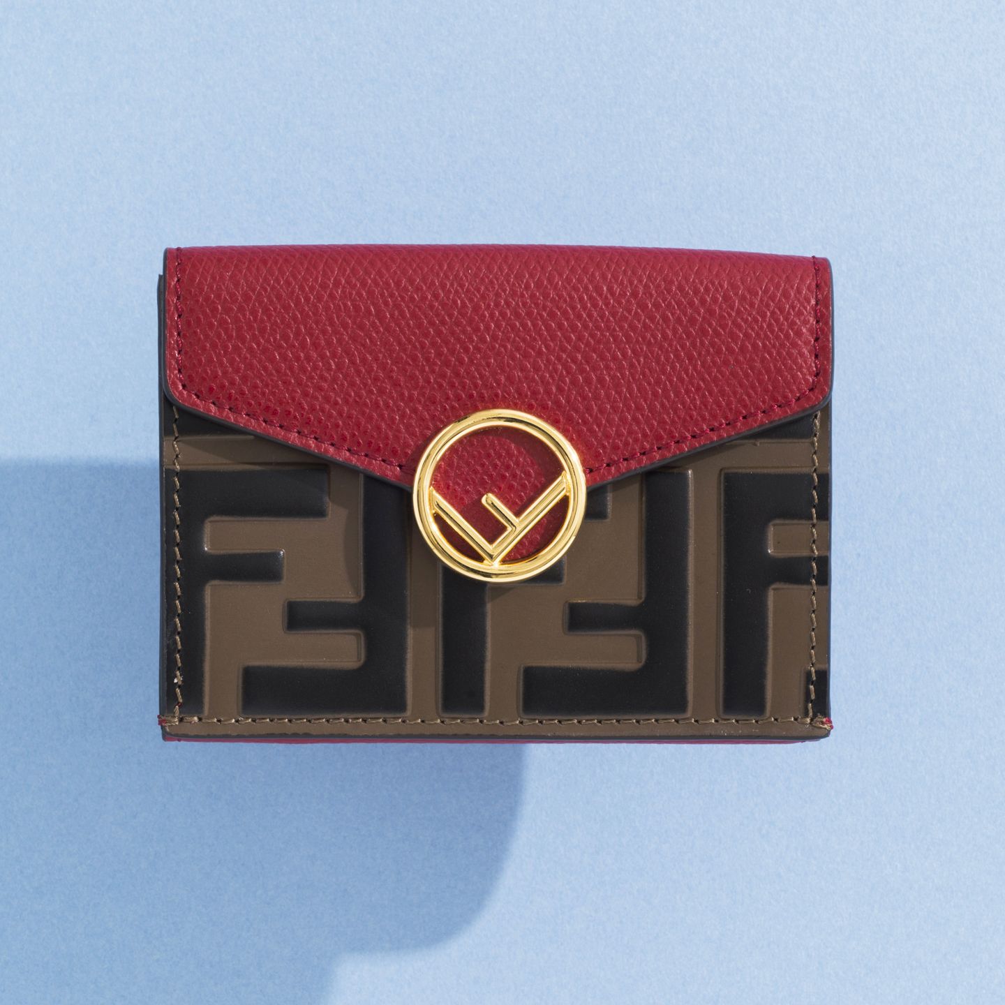 三つ折り財布「FENDIRAMA(フェンディラマ)」【縦7.5×横9.5×マチ3cm】¥57,000(税抜)