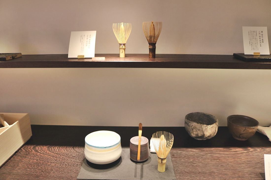 五百年余の伝統を持つ、奈良・高山の茶筅。ここ「茶論」でしか手にすることができないオリジナルの器も販売されています。
