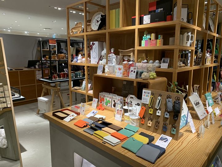 「Das,bitte!byNeue 梅田店」(大阪府大阪市)