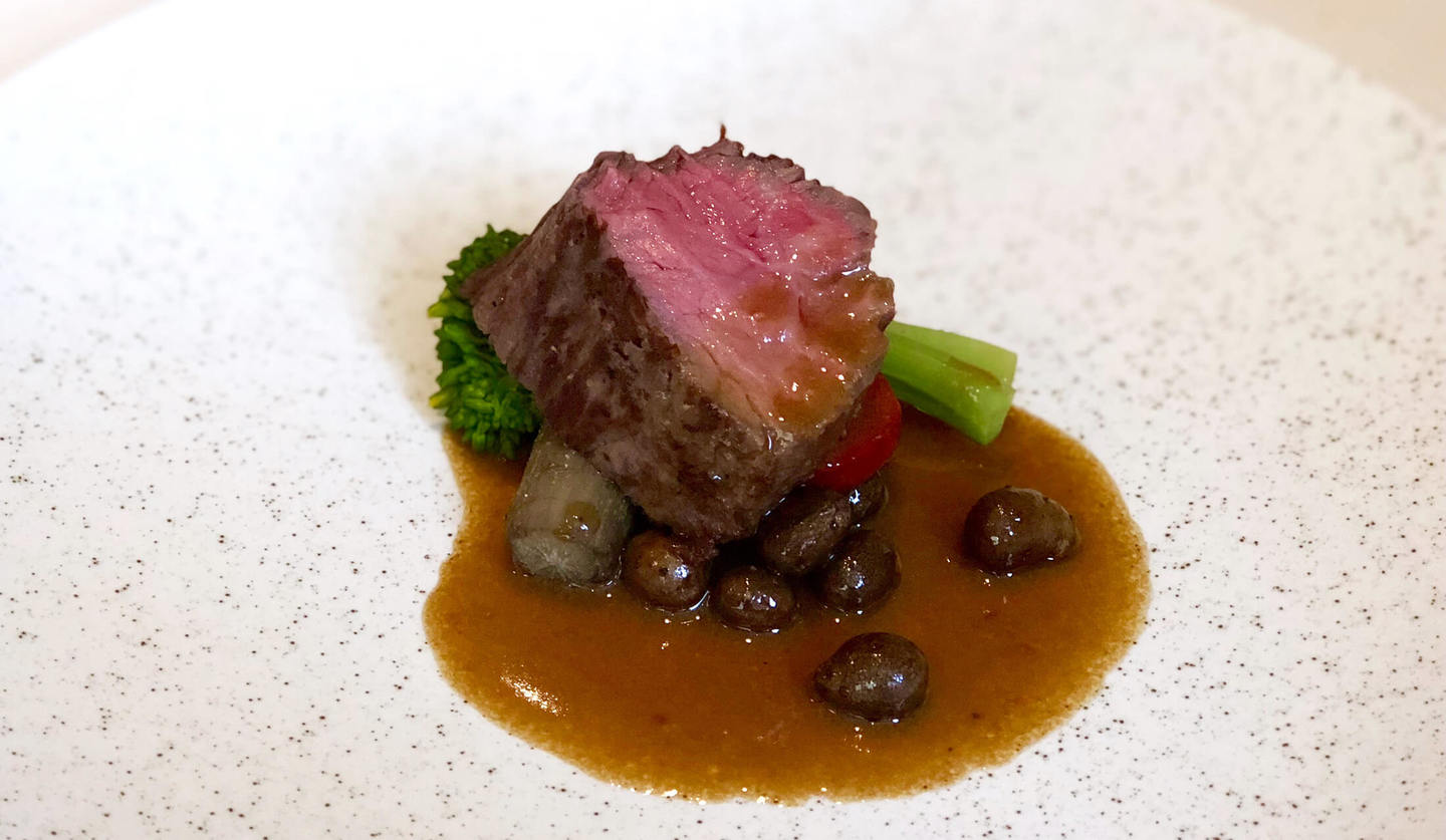 福岡のレストラン「食堂セゾンドール」の佐賀牛ランプ肉のグリル