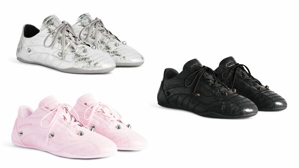 バレンシアガより新作「シティ スニーカー」登場|アイコンバッグを彷彿とさせるスタッドに注目