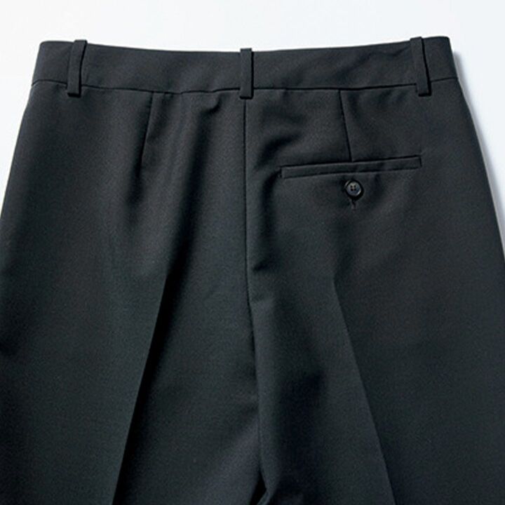 「ジバンシィ by サラ・バートン」のノータック細身パンツのクローズアップカット