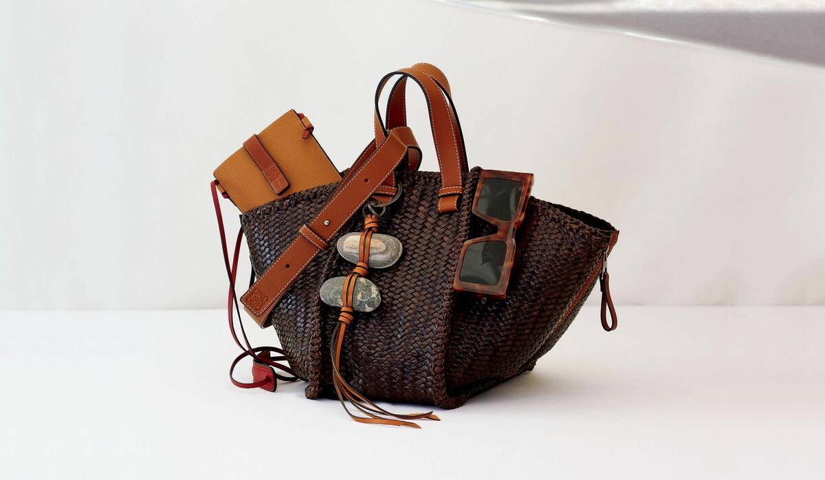 LOEWE ストロー レザーハンドバッグ 美品】Loewe ラフィア スモール バスケットバッグ ストロー