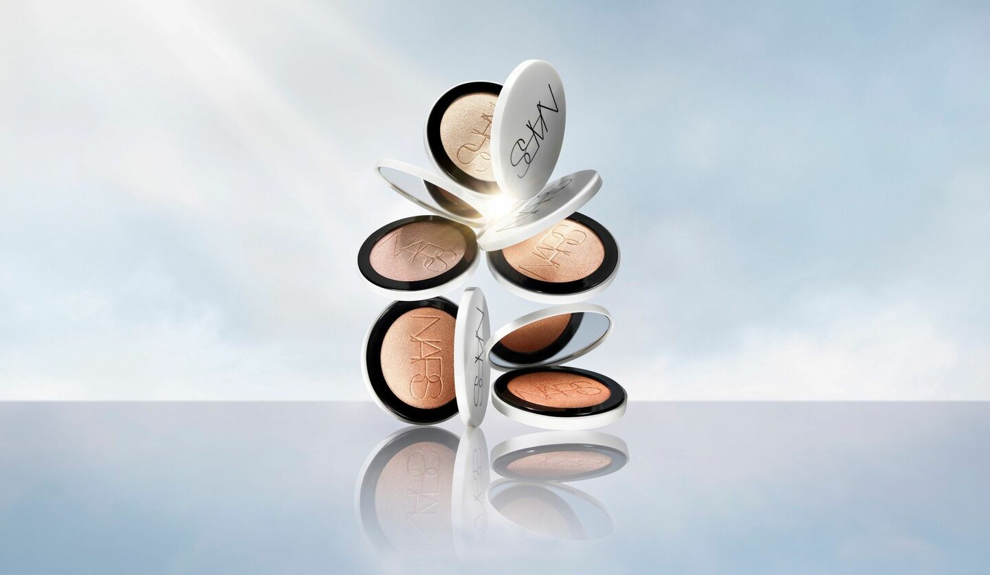 「NARS」から新発売される「ライトリフレクティング ルミナイジングパウダー」