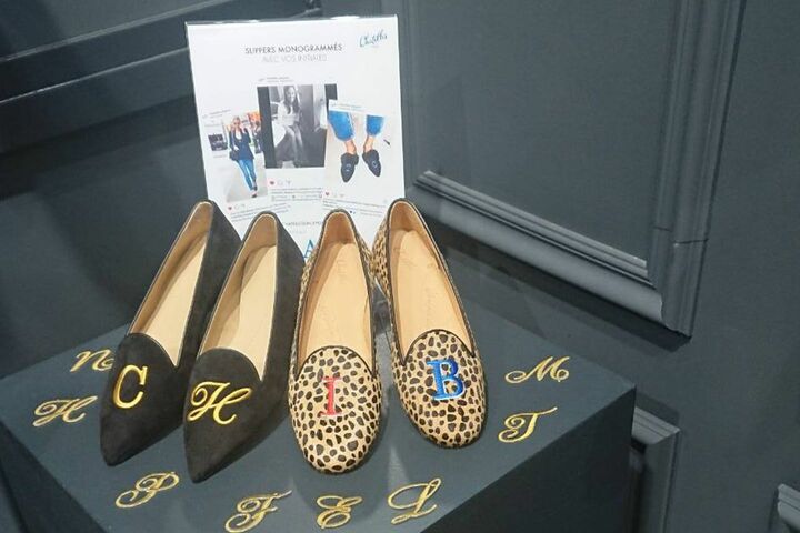 モノグラム刺しゅう￥78,000〜88,000（税抜）［筆記体：ゴールド］［ブロック：ブルー・ゴールド・レッド］※納品には3か月程度かかります。