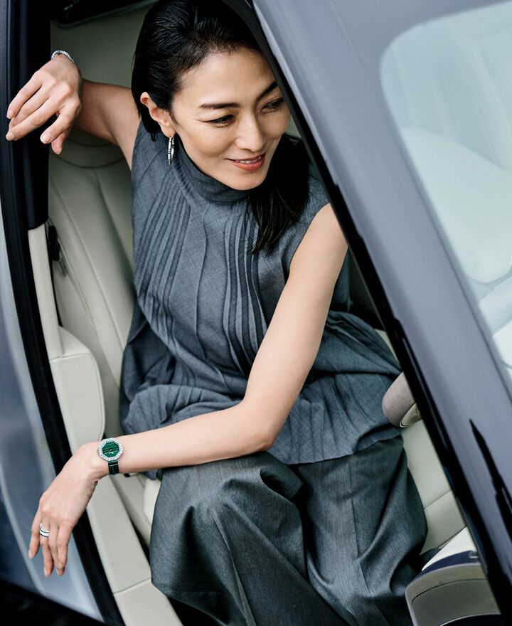 時計_1,高級時計_1,春コーデ_1,トップス_1,パンツ_1,ダイヤモンド_1