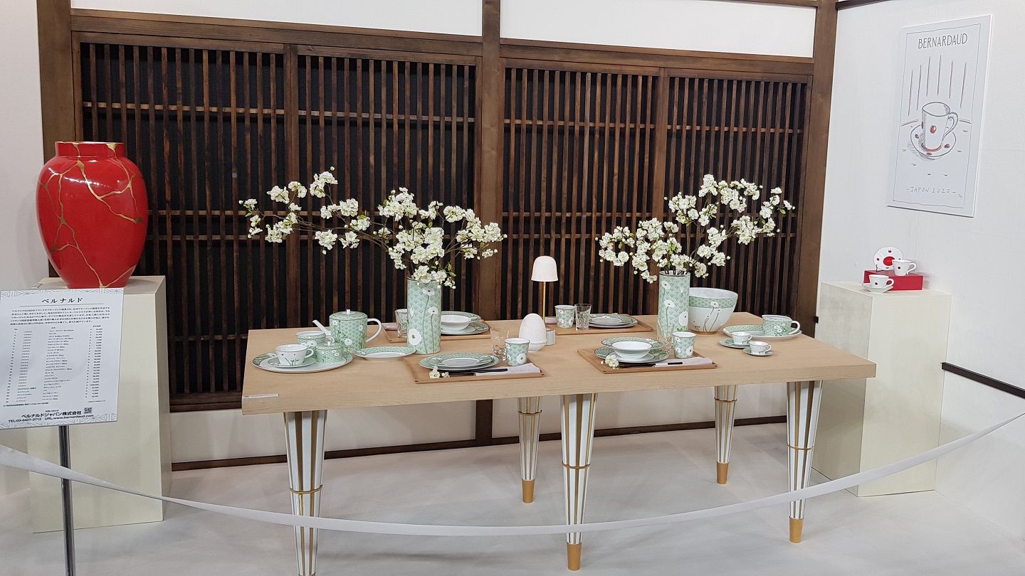 「BERNARDAUD(ベルナルド)」展示ブース。