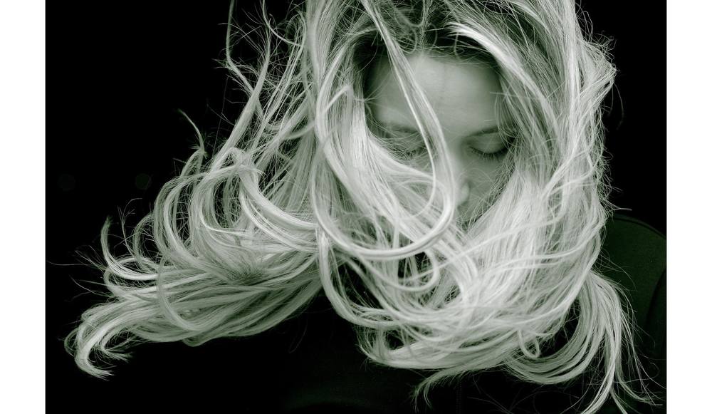 若々しさの鍵は 頭皮の厚さ だった 乾燥する冬こそ心がけたい頭皮の保湿 Precious Jp プレシャス