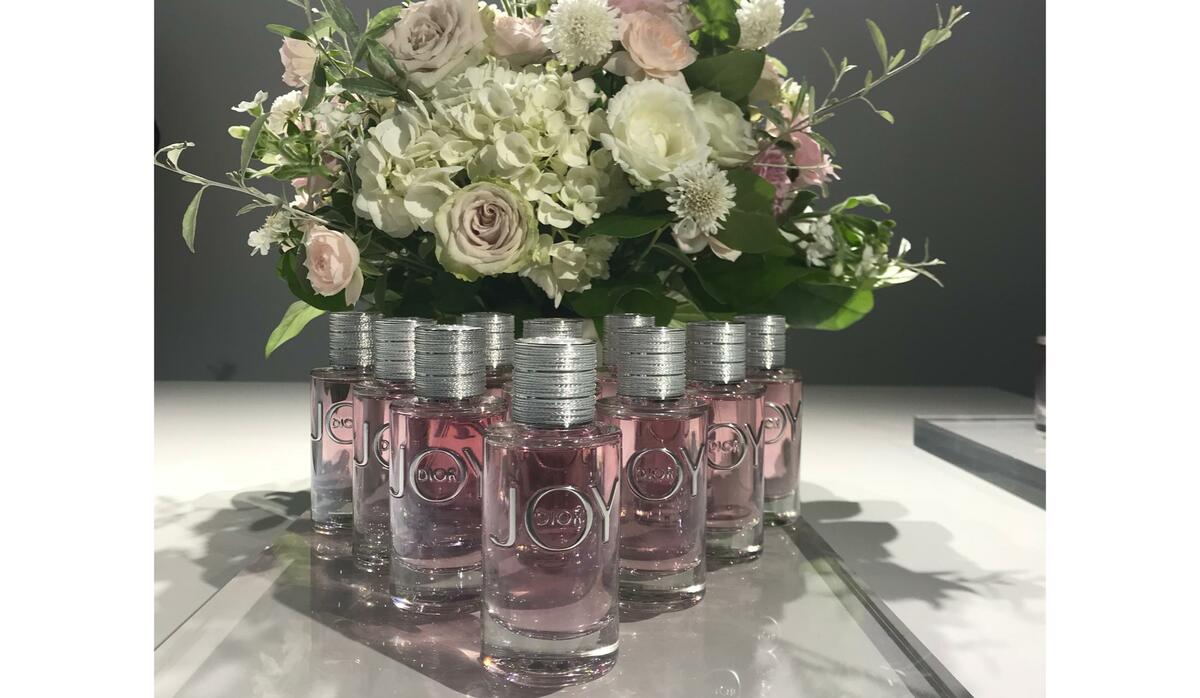 Dior JOY 香水 ディオールの香水「JOY by DIOR（ジョイ）」は色気を感じる美人