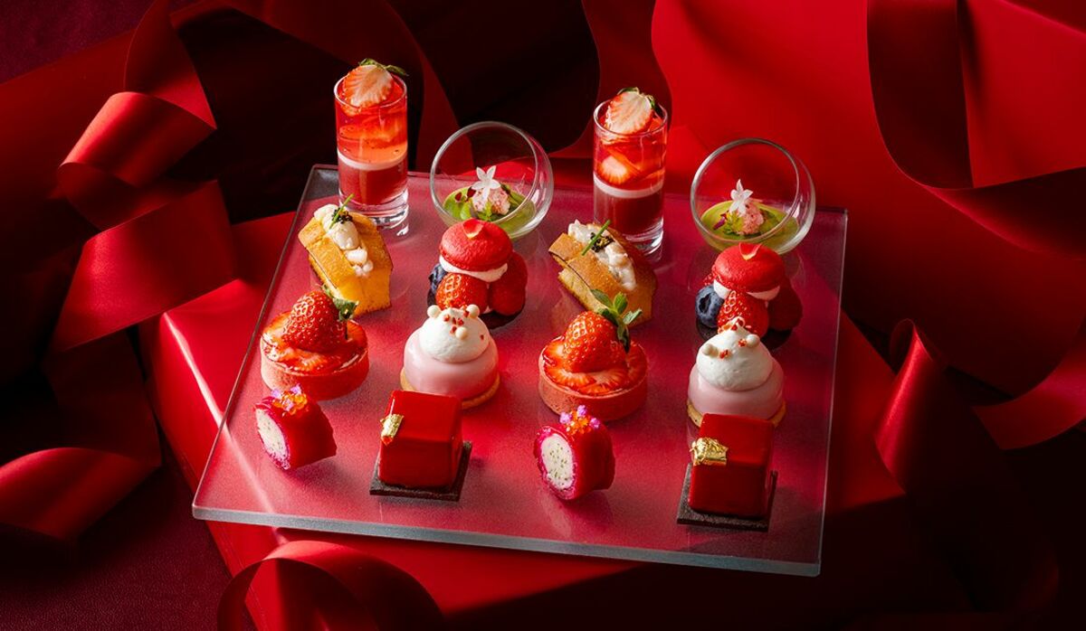 3種類のブランドいちごをスイーツで味わえる！コンラッド東京の「ストロベリー・アフタヌーンティー “セレブレーション”」を体験