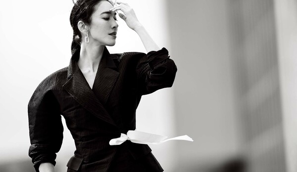 エレガントなジャケットにペンシルスカートをあわせて自分を最高潮にアップデート!【“ジャケット”で駆け抜ける7Days】