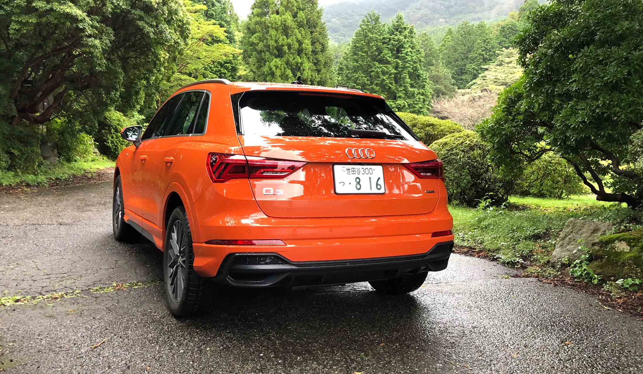 Q3 35TDI quattro S lineの「パルスオレンジ」」の車体色はオプション。