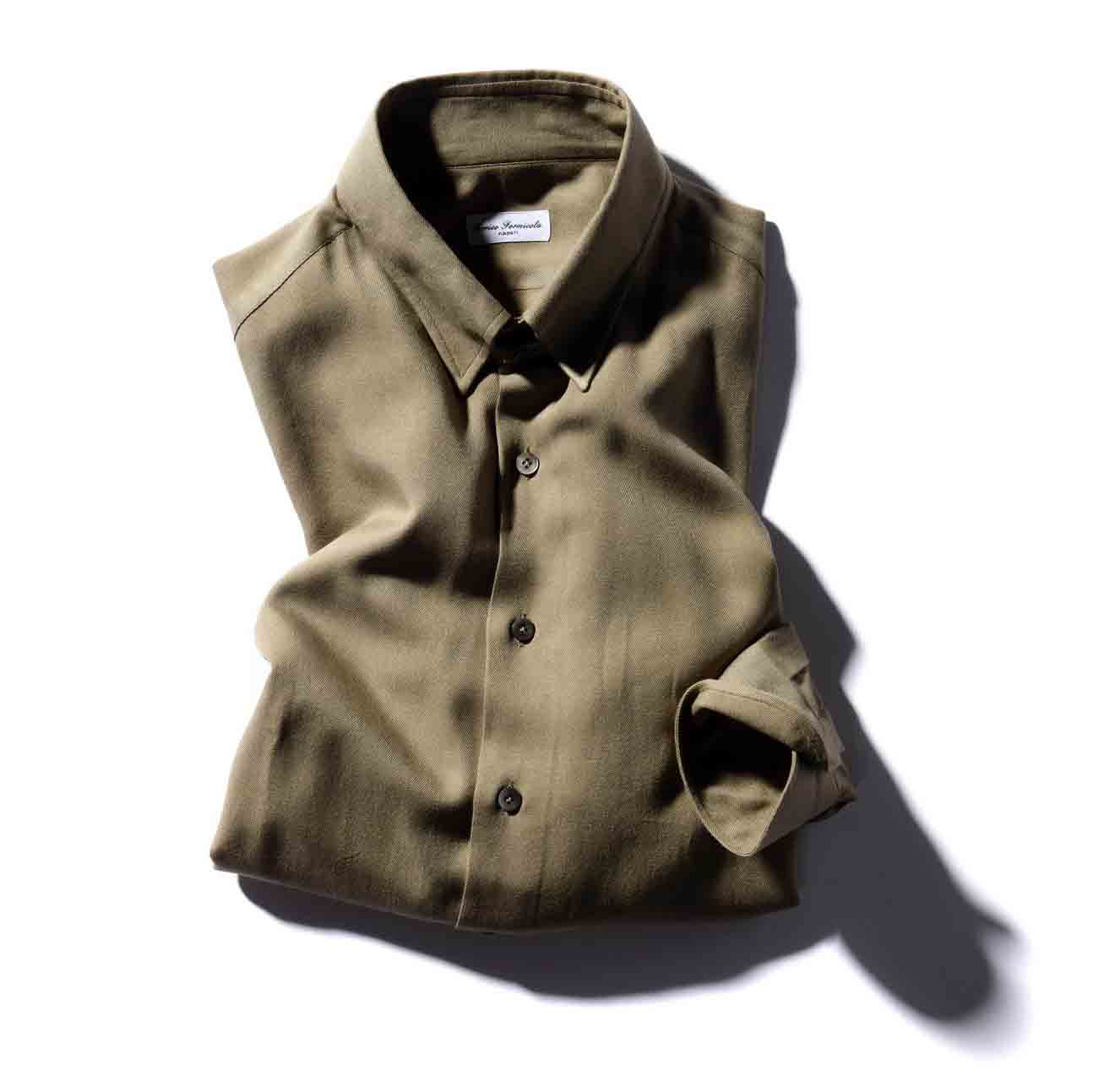 シャツ¥26,300(シップス 銀座店〈エリコ フォルミコラ〉)