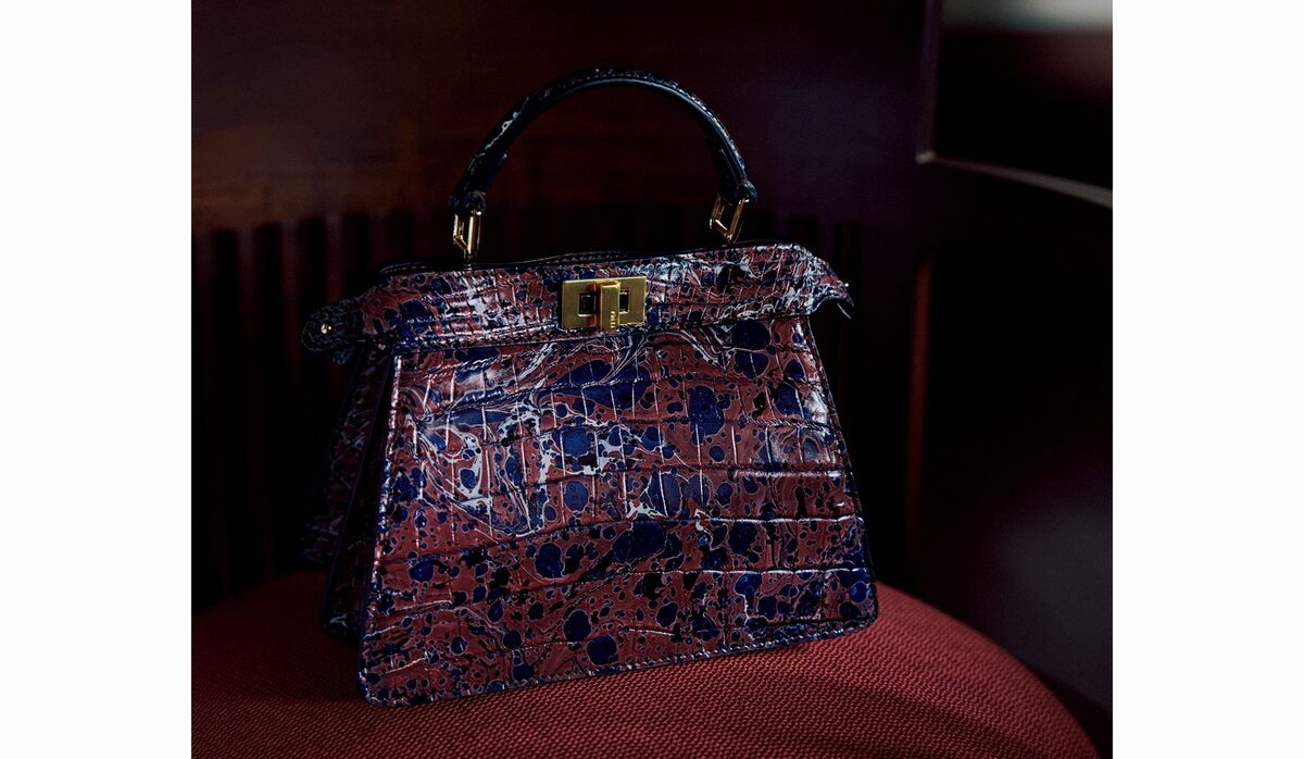 フェンディ」アイコニックな『ピーカブー アイシーユー プチ』に最高級