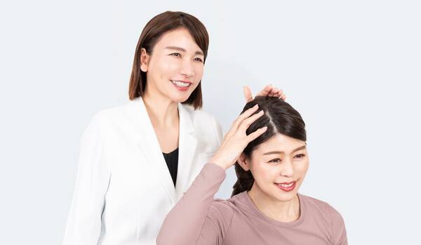 目元の疲れとたるみを一掃！【村木宏衣さん指導】ジグザグ頭皮マッサージ