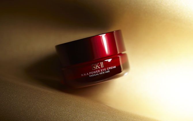 SK-Ⅱ R.N.Aパワー アイ クリーム ラディカル ニュー エイジ 15g ¥11,000(税抜)