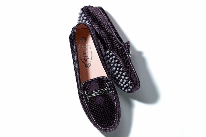 靴「ゴンミーニ」￥138,000／Precious15周年記念コラボ商品［ダークパープルのパイソン］（トッズ･ジャパン）