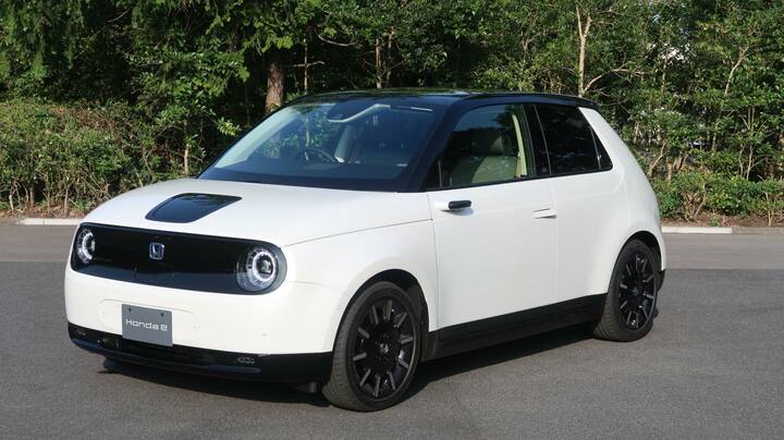 1回の充電で走れる距離は283km（WLTC値）。自転車のような感覚で都市を機動的に駆け抜ける、シティコミューターとして設計された。