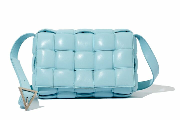 バッグ「パデッド カセット」¥270,000【縦18×横26×マチ8㎝、トパーツィオ】