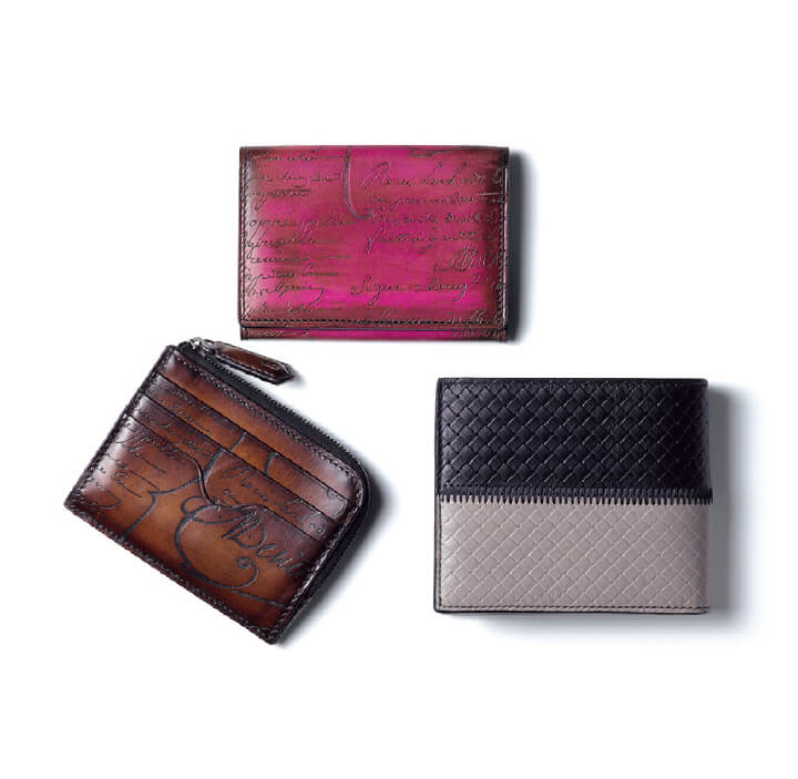上／名刺入れ［縦7.5×横11×マチ1.5cm］￥63,500・左下／カードホルダー付き小銭入れ［縦8×横10×マチ1.5cm］￥82,000（ベルルッティ）、右下／財布［縦9.5×横11×マチ2.5cm］￥60,000（ボッテガ・ヴェネタ ジャパン）　[Precious2019年1月号139ページ] 　