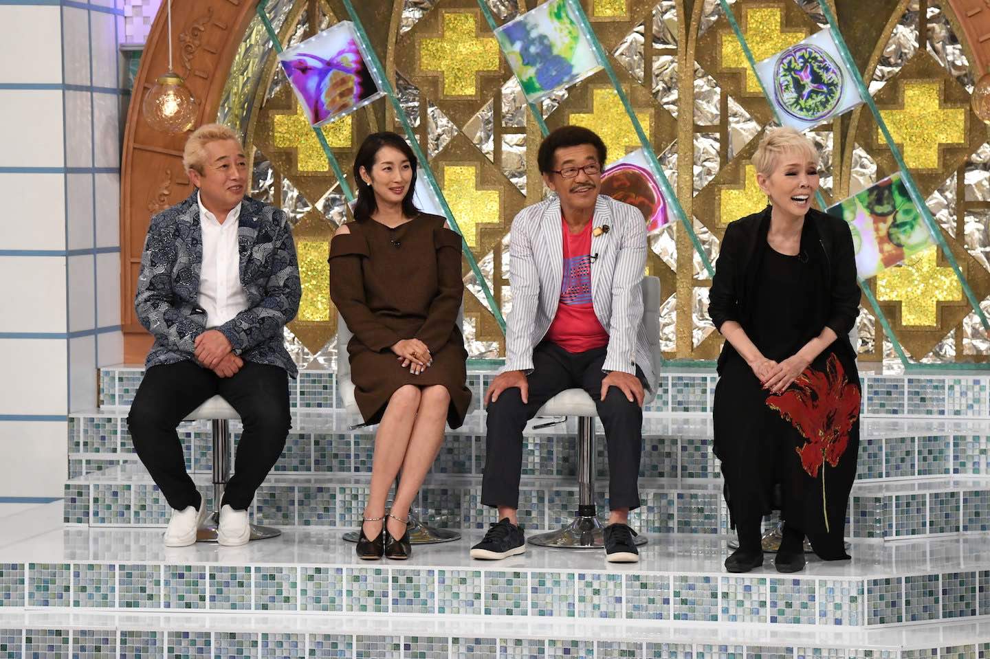 ©ABCテレビ 左から:ガダルカナル・タカさん、坂下千里子さん、具志堅用高さん、研ナオコさん