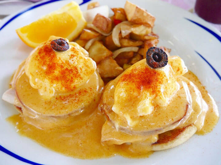 エッグベネディクトの食べ方マナーは？