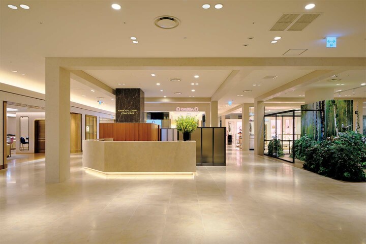 「HANKYU LUXURY」のコンシェルジュカウンター