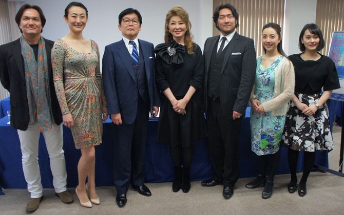 キャスト陣、左から/ジョン・健・ヌッツォ、小川里美、大島幾雄、佐藤しのぶ、大山大輔、小林沙羅、小村知帆(敬称略)