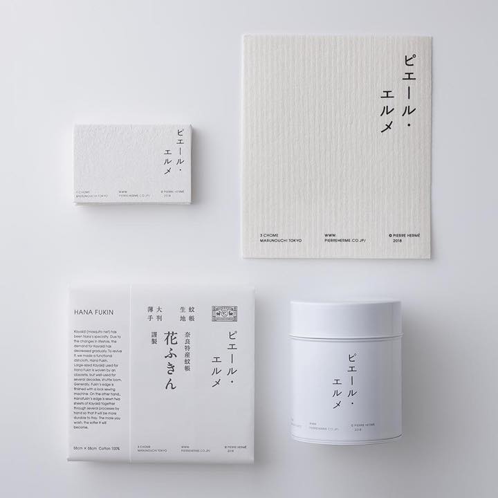 中川政七商店とコラボしたオリジナルのふきん(左下)など、キッチン雑貨もオリジナルデザインやパッケージで並んでいます。