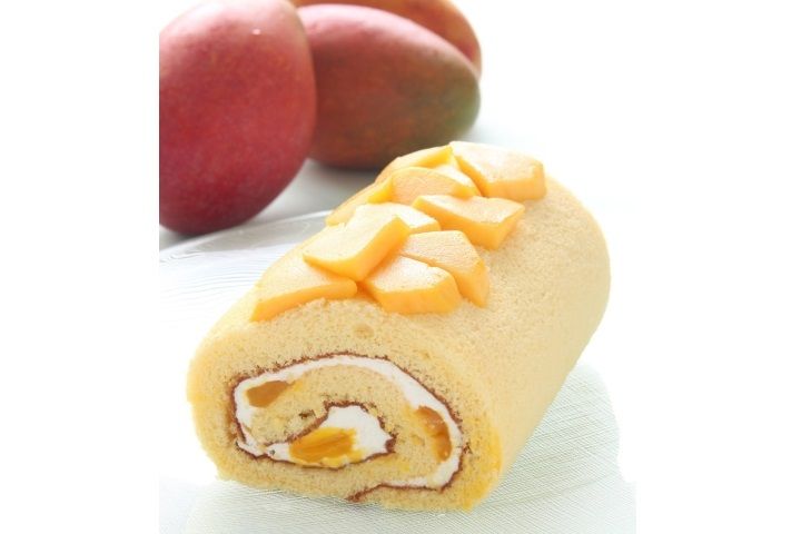 米粉のロールケーキ「完熟マンゴー」¥1,620「ラ・テールセゾン」大丸東京B1F ※季節限定品