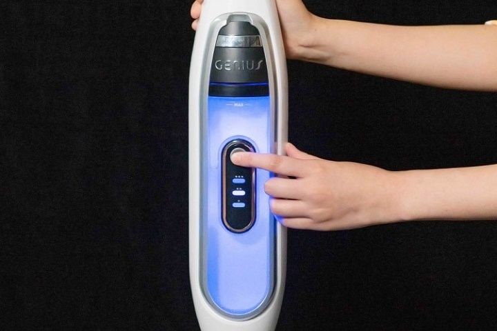 こちらは「GENIUS ジーニアススチームモップ」のコントロールパネル部分。