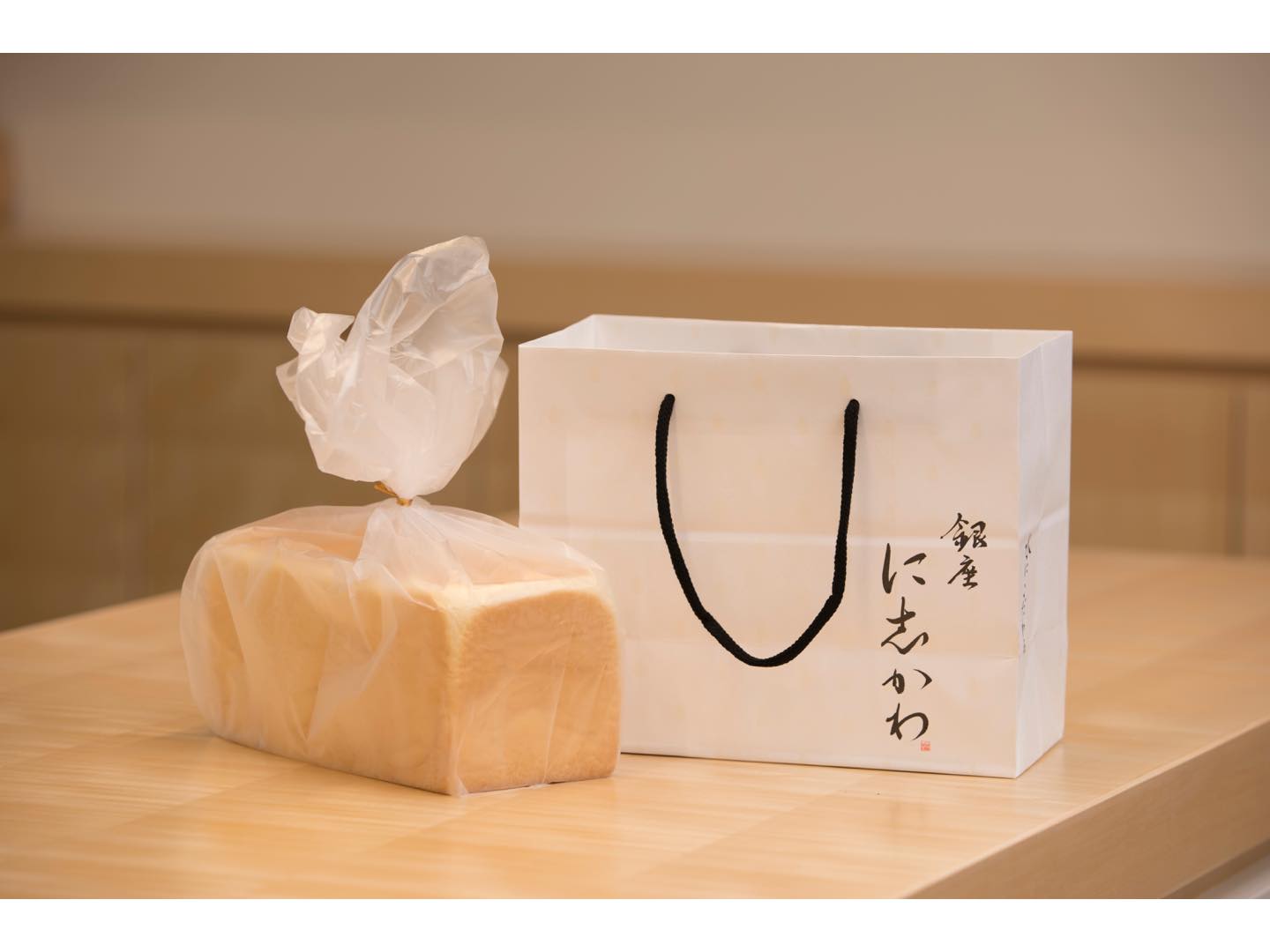 焼き立てでも蒸気を逃がしやすいように、口の大きなビニール袋に入っています。