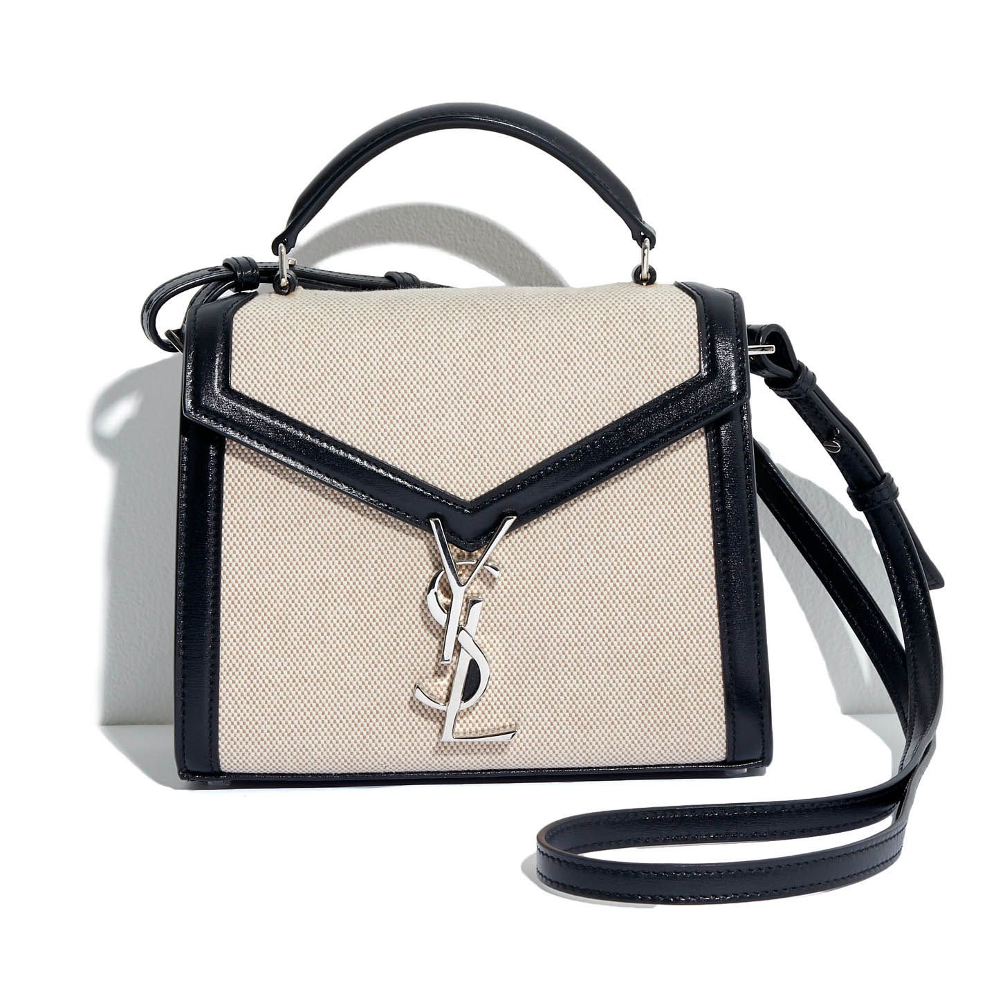 バッグ「ベイビー・カサンドラ」(キャンバス×ブラック)¥229,000【縦16×横20×マチ7.5cm】 ※このほか、キャンバス×キャメルの全2色展開。ベイビーサイズのほか、ミディアムサイズ(縦20×横24.5×マチ11.5cm)も展開。
