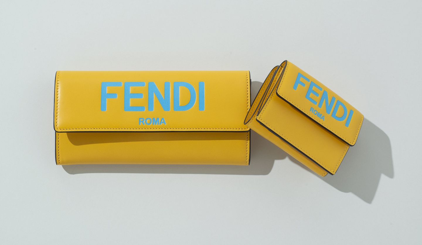 イエローFENDI フェンディ　コンチネンタル　長財布　イエロー　ロゴ入り