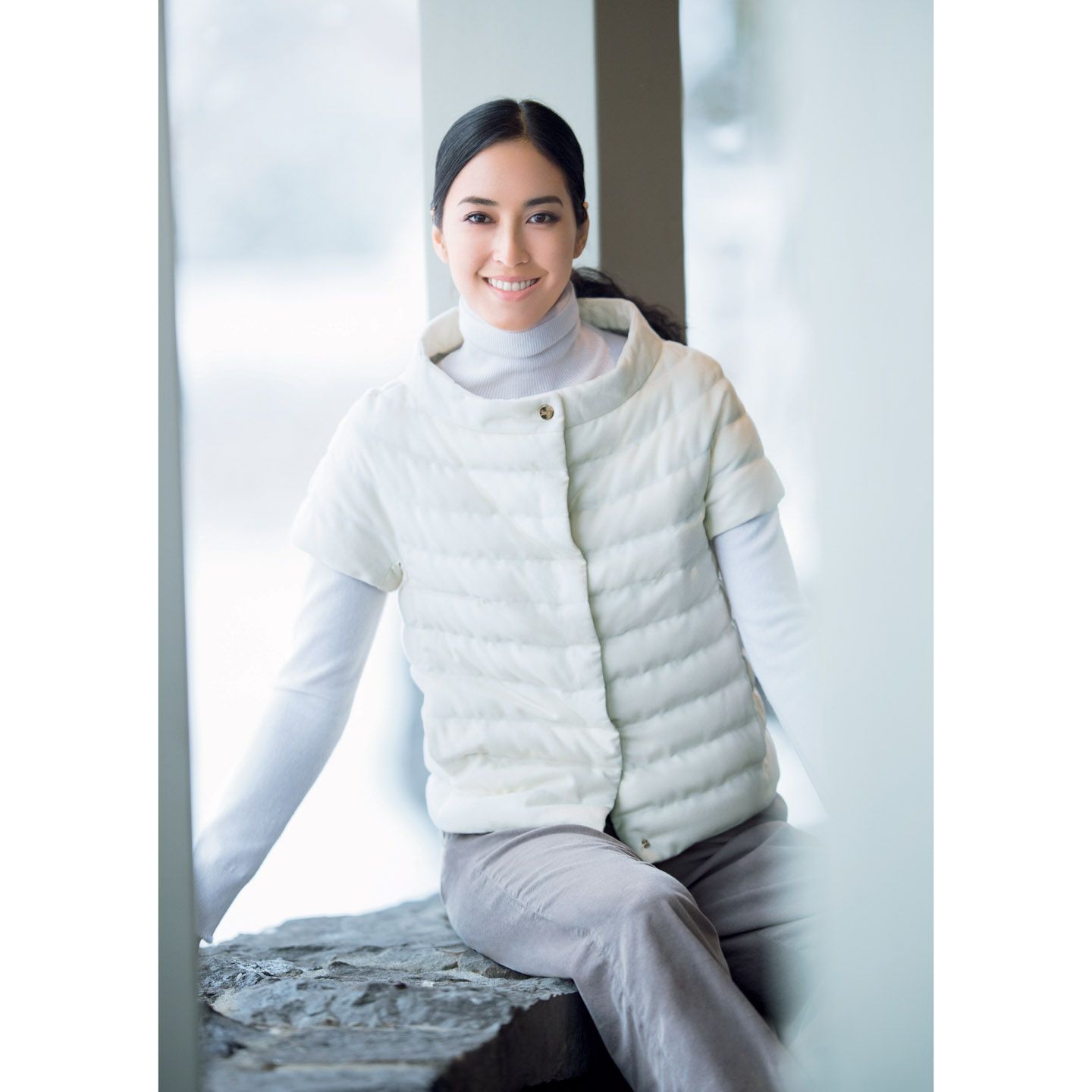 ベストコーデ12選｜人気ブランドのダウンベストを大人はどう着こなす？ワンランク上のレディースベストファッション特集 Precious.jp（プレシャス）