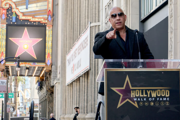 2025年3月18日、ハリウッド・ウォーク・オブ・フェームで殿堂入りしたガル・ガドットの表彰式。