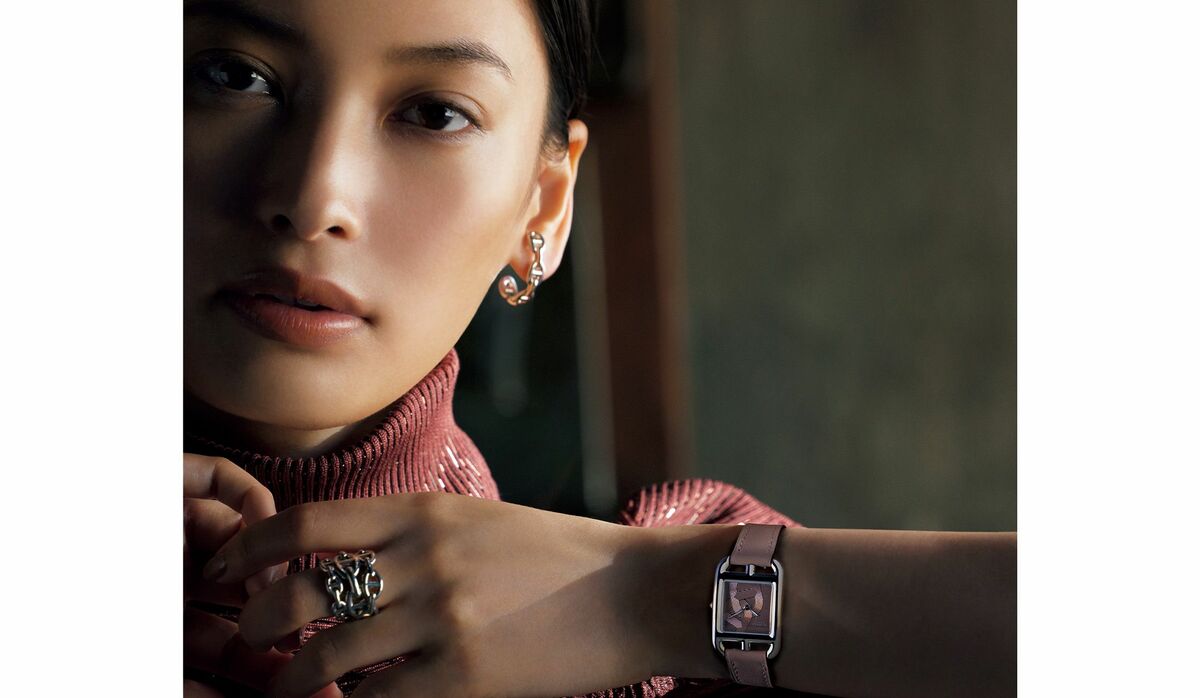 優しい色が肌を艶めかせる、エルメスの時計『ケープコッド