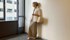 フェラガモ】PVCのヴァラが優秀すぎる！雨の日の足元オシャレ｜VERY