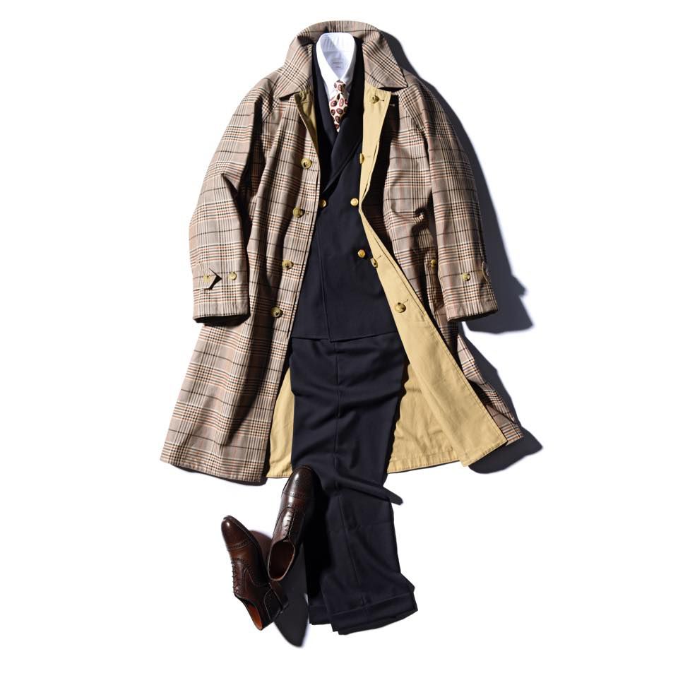 コート136,000(マッキントッシュ青山店) ジャケット¥59,000・パンツ¥27,000(トラディショナル ウェザーウェア 青山メンズ店〈トラディショナル ウェザーウェア × J.プレス〉) シャツ¥36,000(インターブリッジ〈ボリエッロ〉) タイ¥16,000(インターブリッジ〈アーディ&シー 1956 ミラノ〉) 靴¥69,000(トレーディングポスト青山本店〈アレン エドモンズ〉)