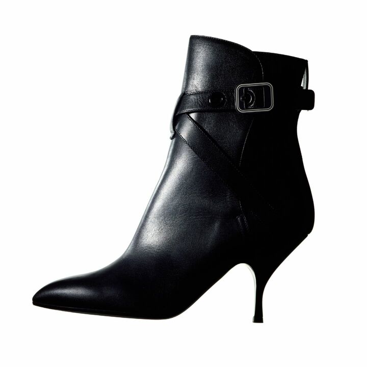 ブーツ［ヒール：８cm］￥127,000（ボッテガ・ヴェネタ ジャパン）