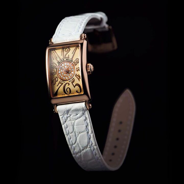 時計『ロングアイランド プティ パスティーユ』［ケース：ピンクゴールド、ケースサイズ：縦25mm×横18mm、ストラップ：クロコダイル、ムーブメント：クオーツ］