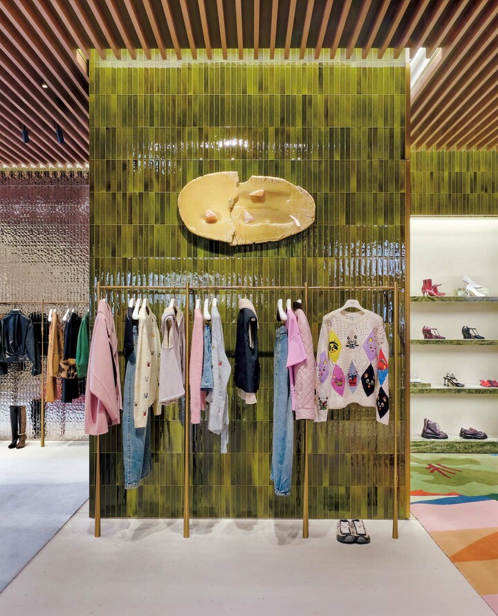 「カサロエベ銀座」の店内